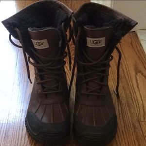 UGG Adirondack Boots size 6